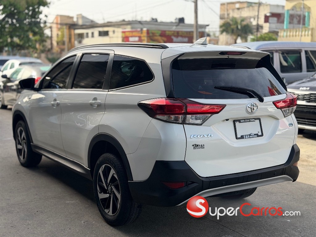 2022 Toyota Rush Sport — foto 5 / 12