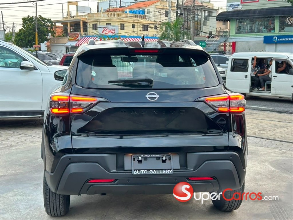2027 Nissan Magnite Advanced — foto 8 / 12