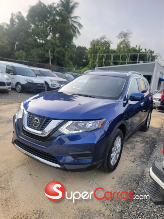 2020 Nissan Rogue SV — foto 1 / 9