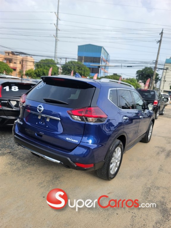 2020 Nissan Rogue SV — foto 5 / 9
