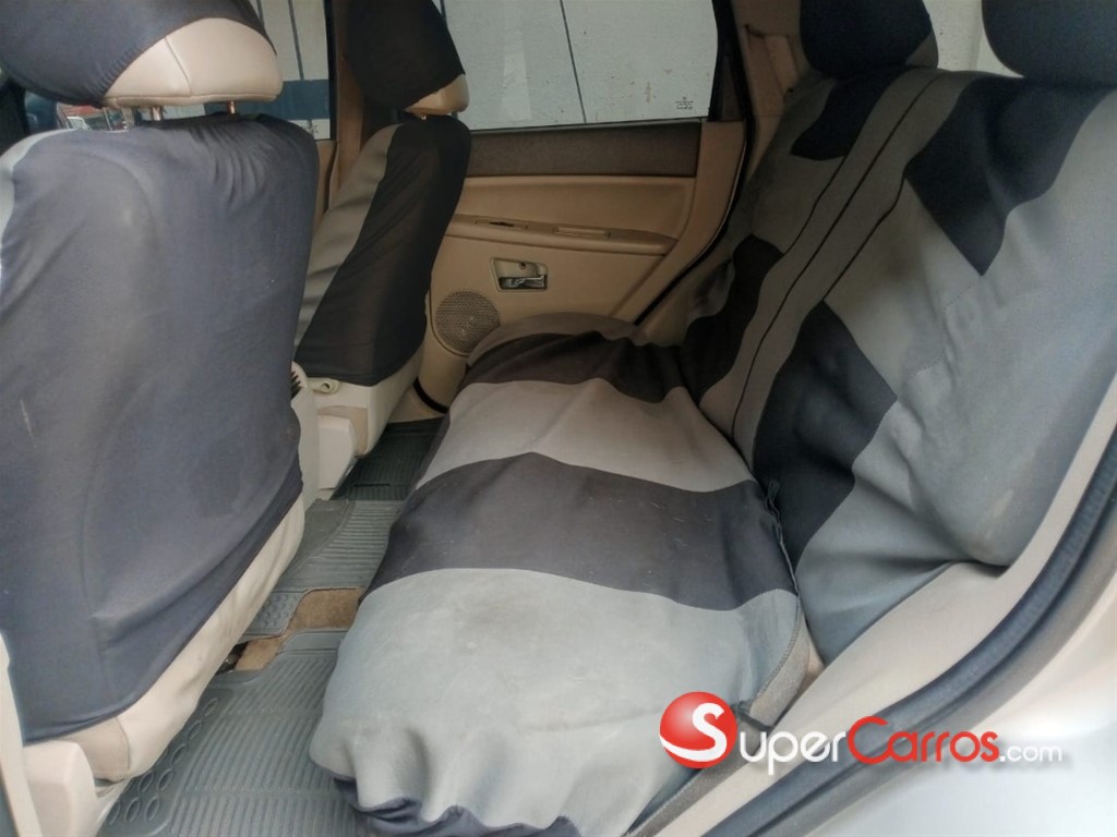 2005 Jeep Cherokee — foto 9 / 11