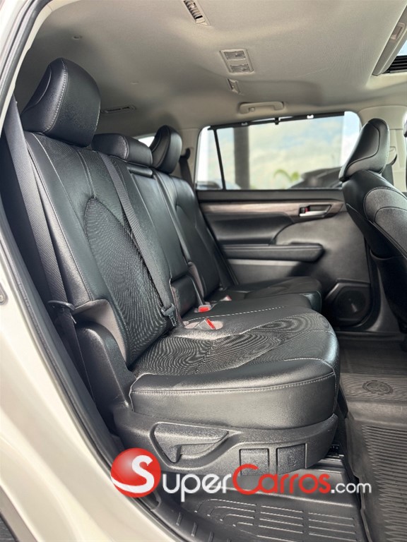 2021 Toyota Highlander Limited — foto 8 / 11
