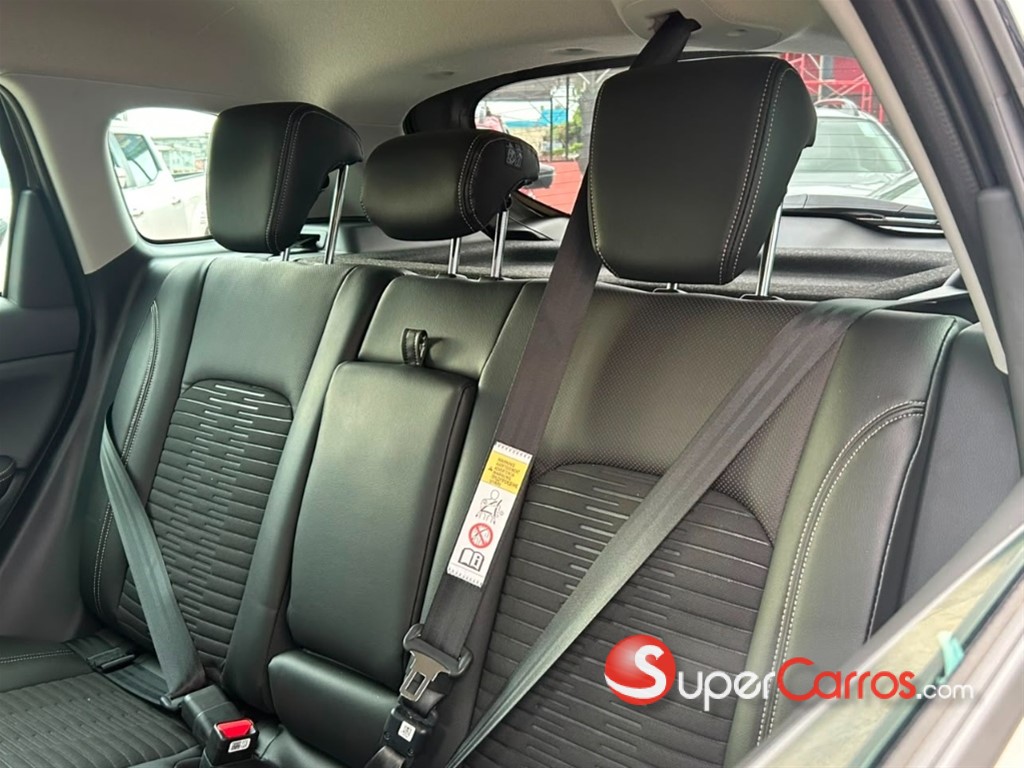 2027 Suzuki Vitara A-Cross GLX 2WD — foto 9 / 10