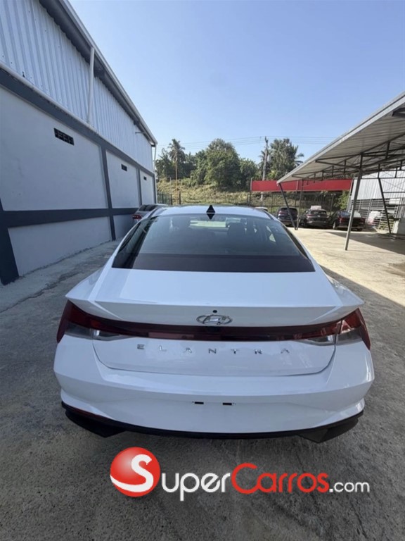 2021 Hyundai Elantra — foto 3 / 8
