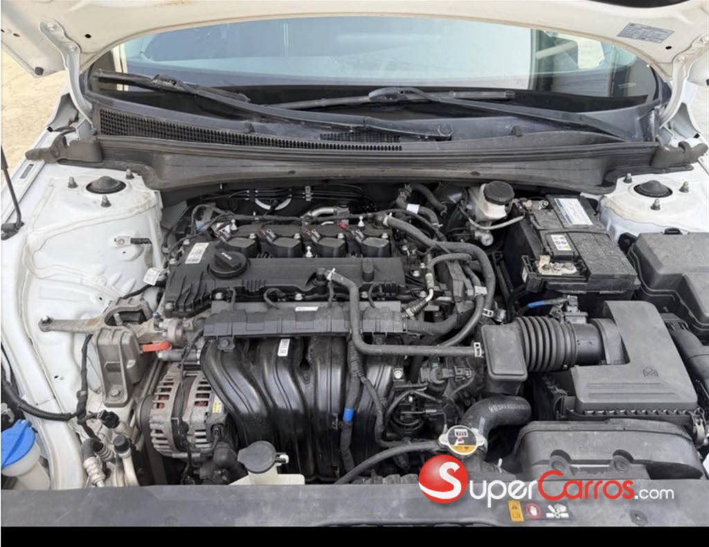 2021 Hyundai Elantra — foto 5 / 8