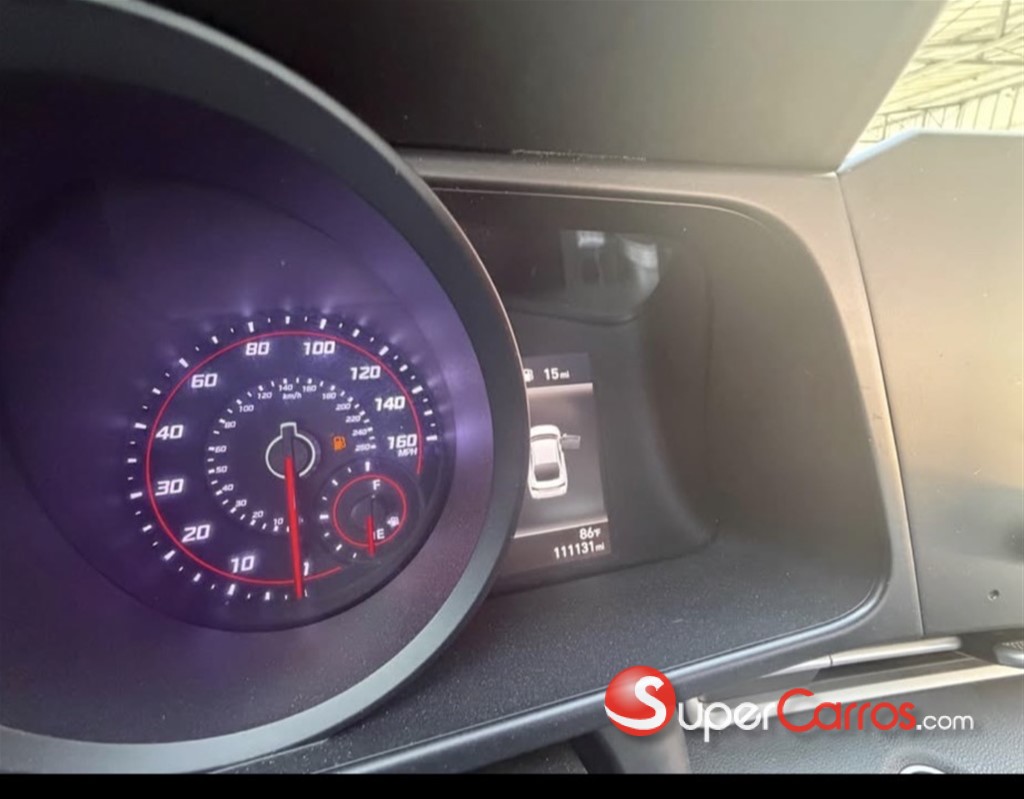 2021 Hyundai Elantra — foto 6 / 8