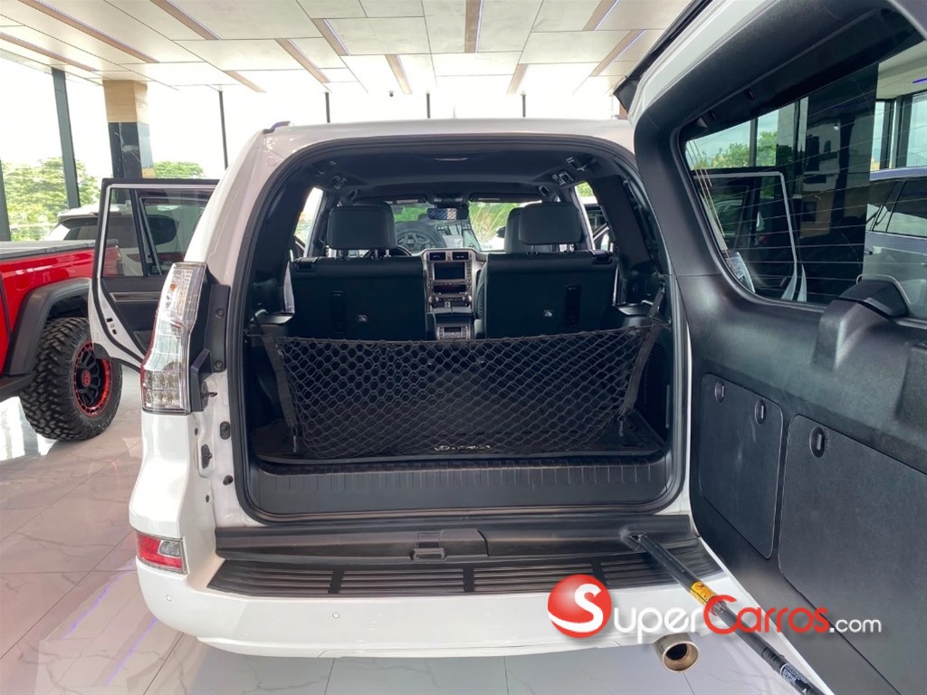2020 Lexus GX 460 Premium — foto 8 / 12
