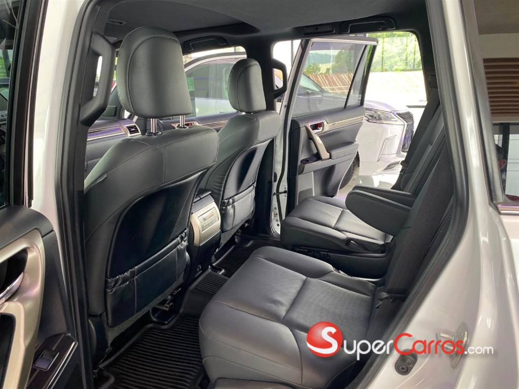 2020 Lexus GX 460 Premium — foto 11 / 12