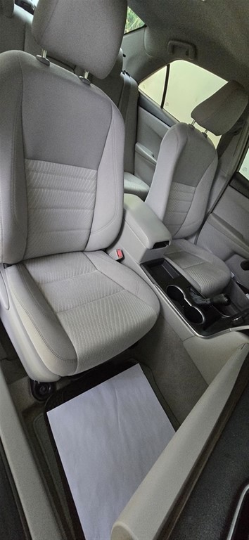 2016 Toyota Camry LE — foto 4 / 10