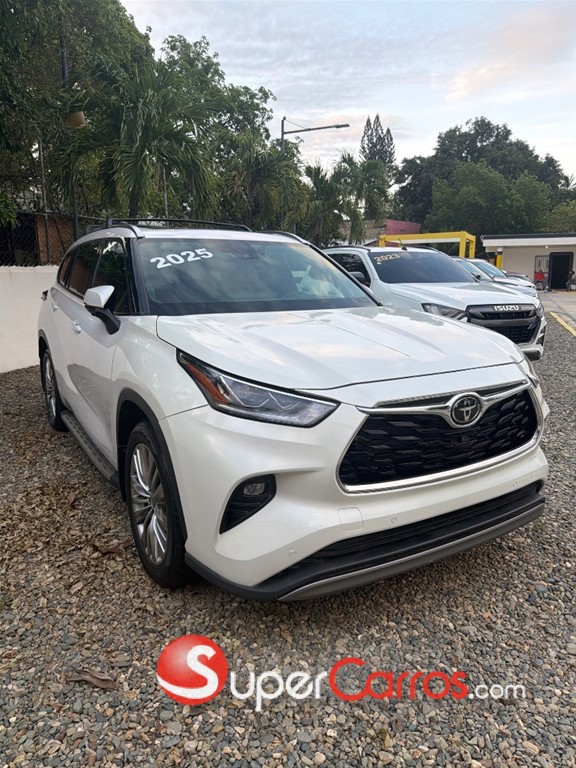 2025 Toyota Highlander Platinum — foto 2 / 9