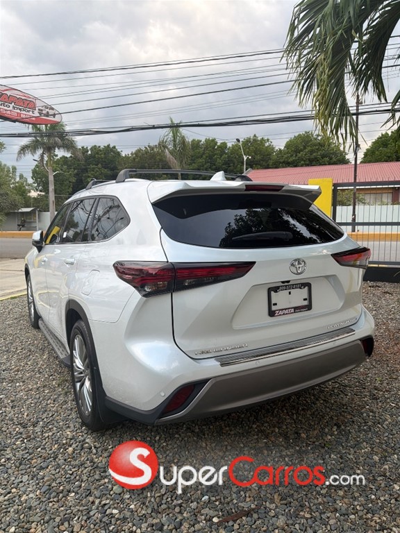 2025 Toyota Highlander Platinum — foto 4 / 9