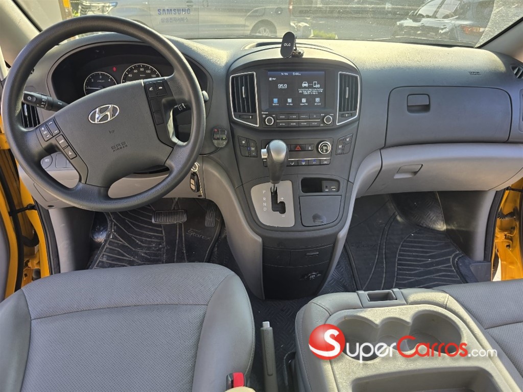 2021 Hyundai Grand Starex — foto 8 / 11