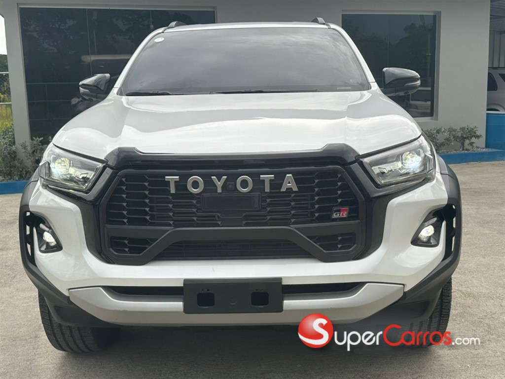 2025 Toyota Hilux GR Sport — foto 1 / 12