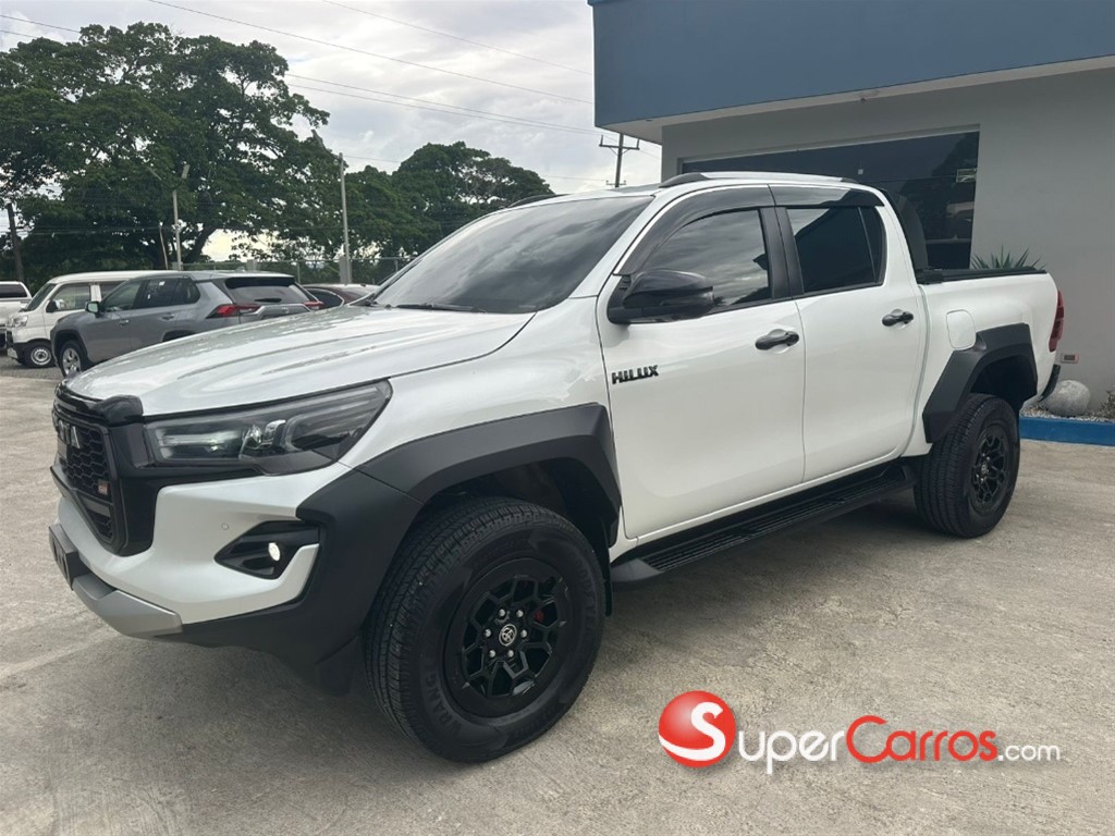 2025 Toyota Hilux GR Sport — foto 2 / 12