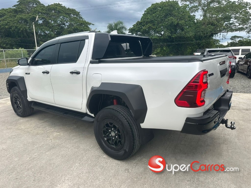 2025 Toyota Hilux GR Sport — foto 3 / 12