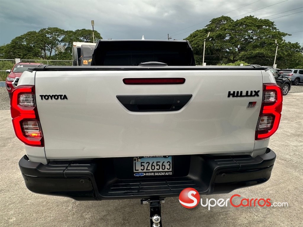 2025 Toyota Hilux GR Sport — foto 4 / 12