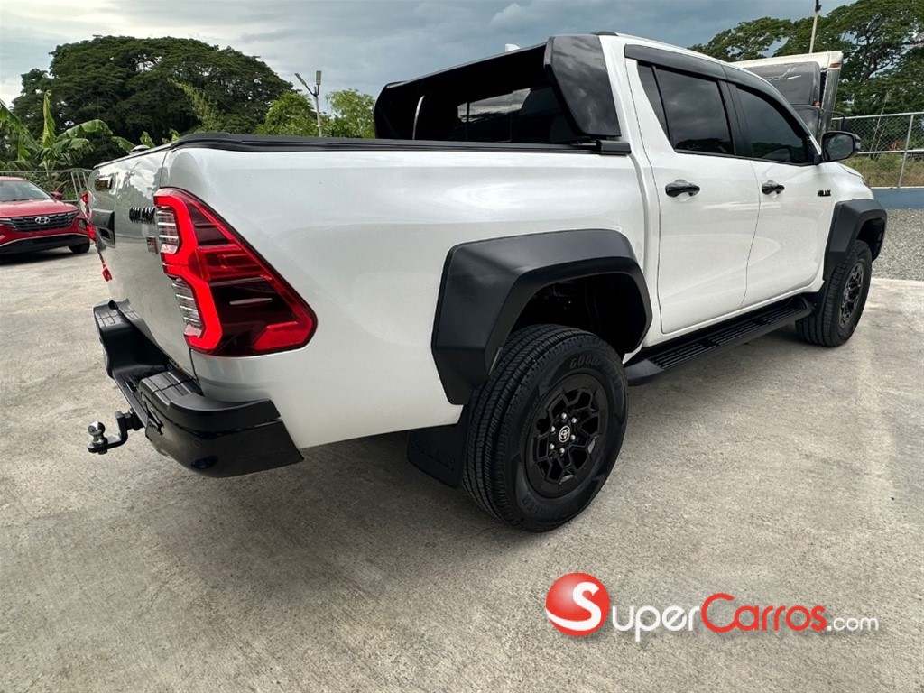 2025 Toyota Hilux GR Sport — foto 5 / 12