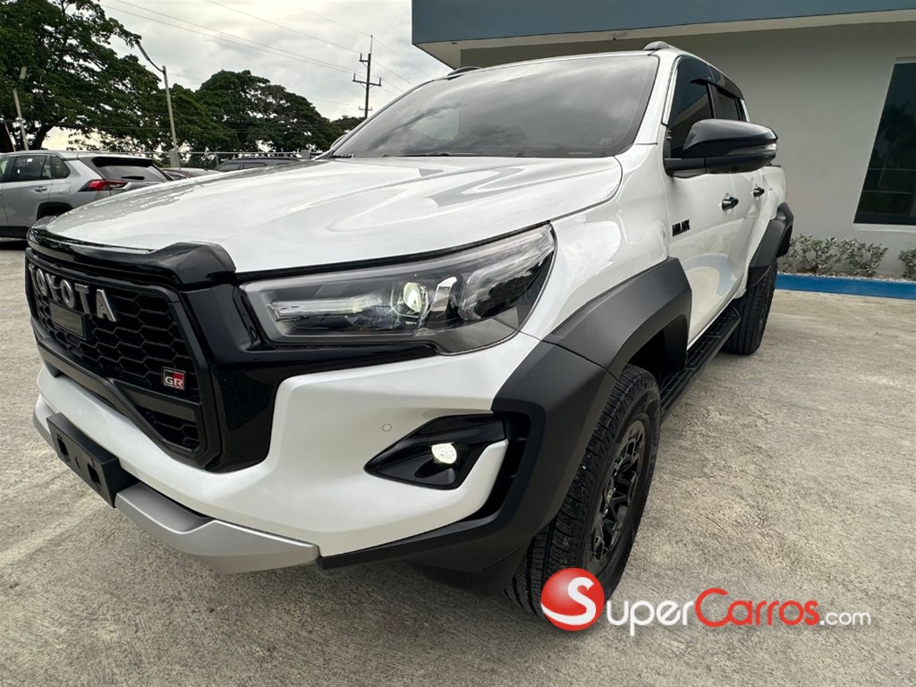 2025 Toyota Hilux GR Sport — foto 11 / 12