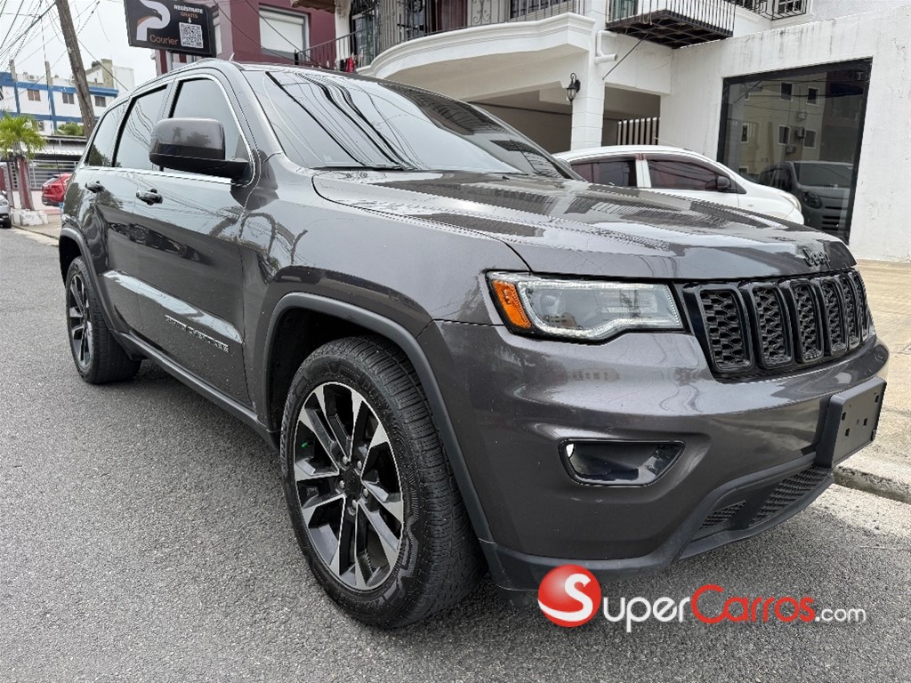 2020 Jeep Grand Cherokee Laredo 4x4