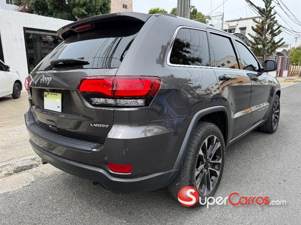 2020 Jeep Grand Cherokee Laredo 4x4 — foto 4 / 10