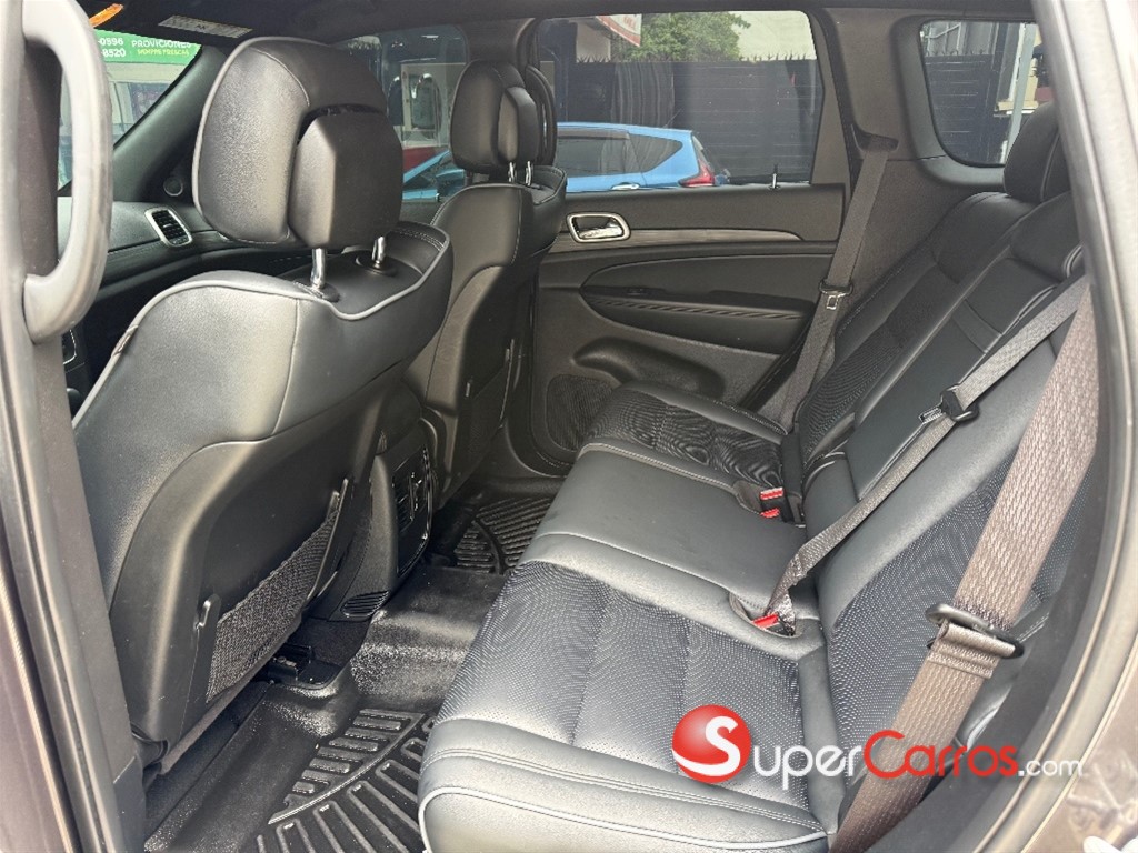 2020 Jeep Grand Cherokee Laredo 4x4 — foto 8 / 10
