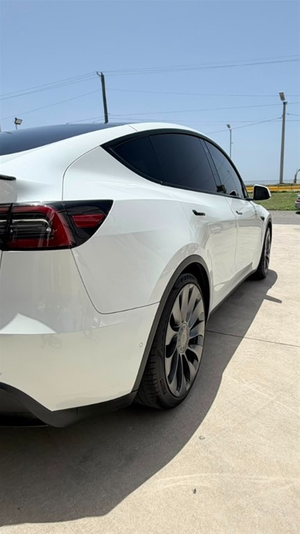 2021 Tesla Model Y Performace — foto 9 / 12