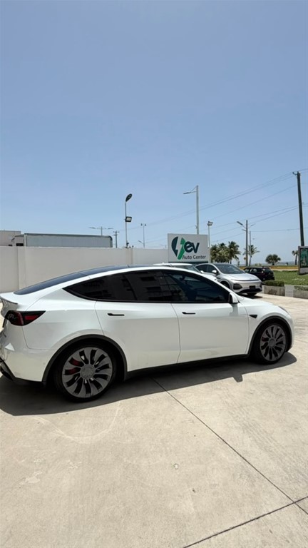 2021 Tesla Model Y Performace — foto 12 / 12