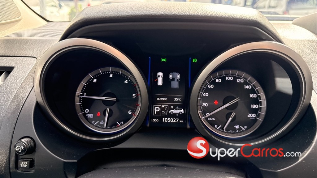 2014 Toyota Land Cruiser VXL — foto 8 / 12