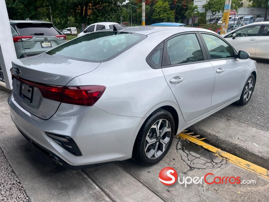 2021 Kia Forte LXS — foto 4 / 9