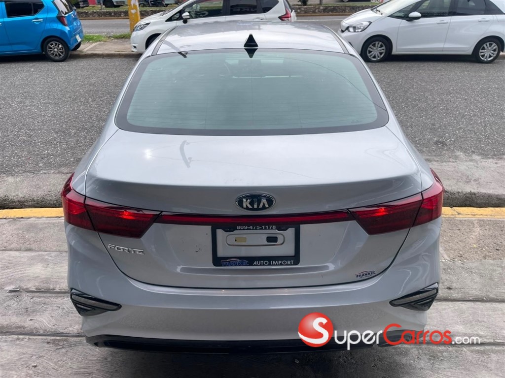 2021 Kia Forte LXS — foto 5 / 9