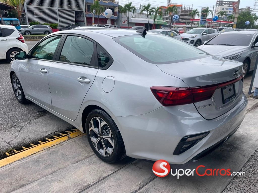 2021 Kia Forte LXS — foto 6 / 9