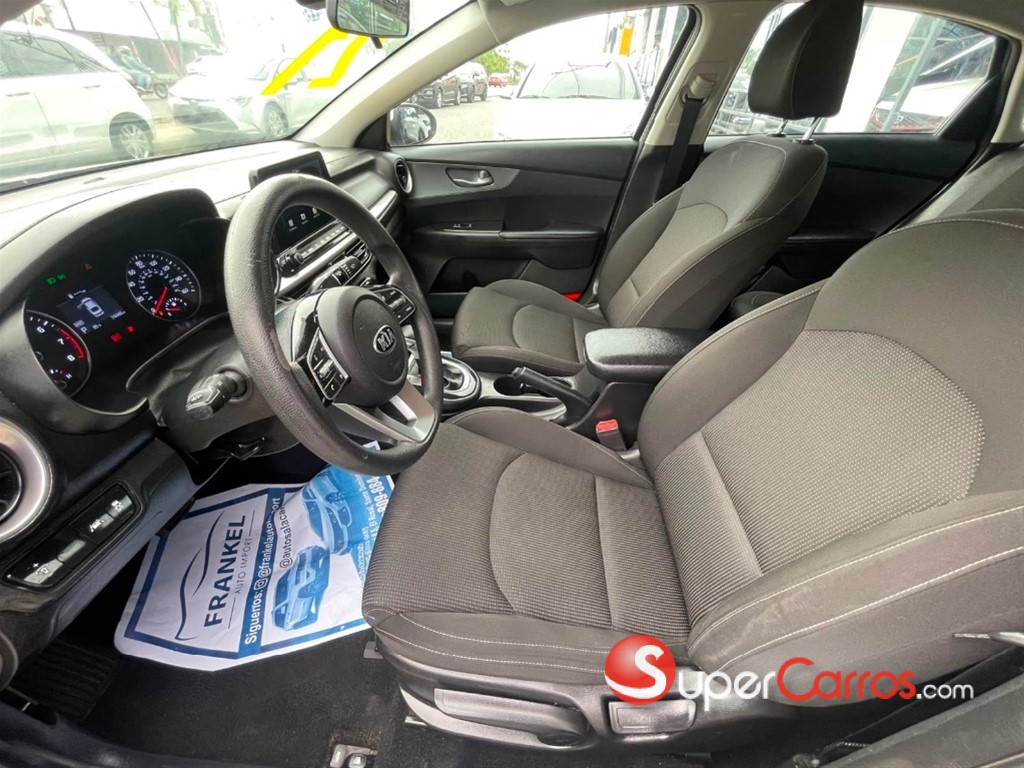 2021 Kia Forte LXS — foto 8 / 9