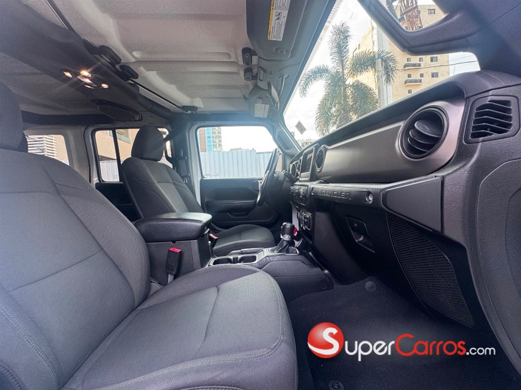 2020 Jeep Wrangler Unlimited Sport — foto 8 / 12