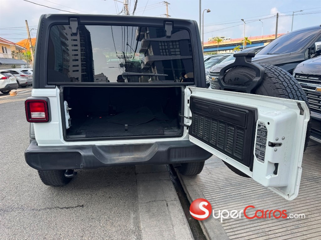 2020 Jeep Wrangler Unlimited Sport — foto 10 / 12