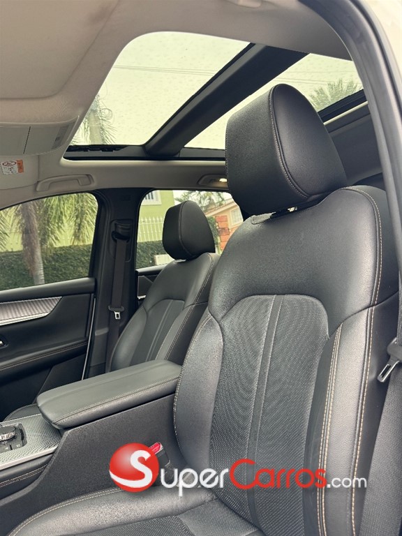 2025 Mazda CX-60 GT — foto 8 / 12
