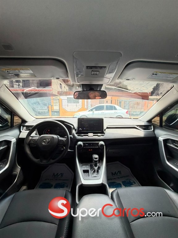 2025 Toyota RAV4 LE — foto 3 / 12