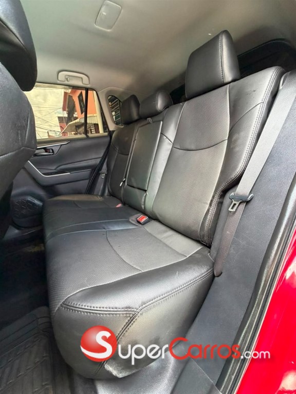 2025 Toyota RAV4 LE — foto 4 / 12