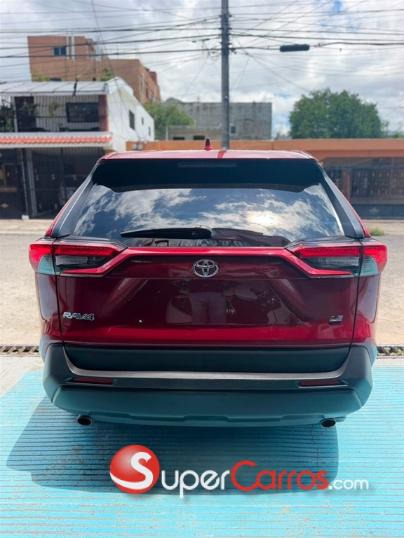 2025 Toyota RAV4 LE — foto 9 / 12