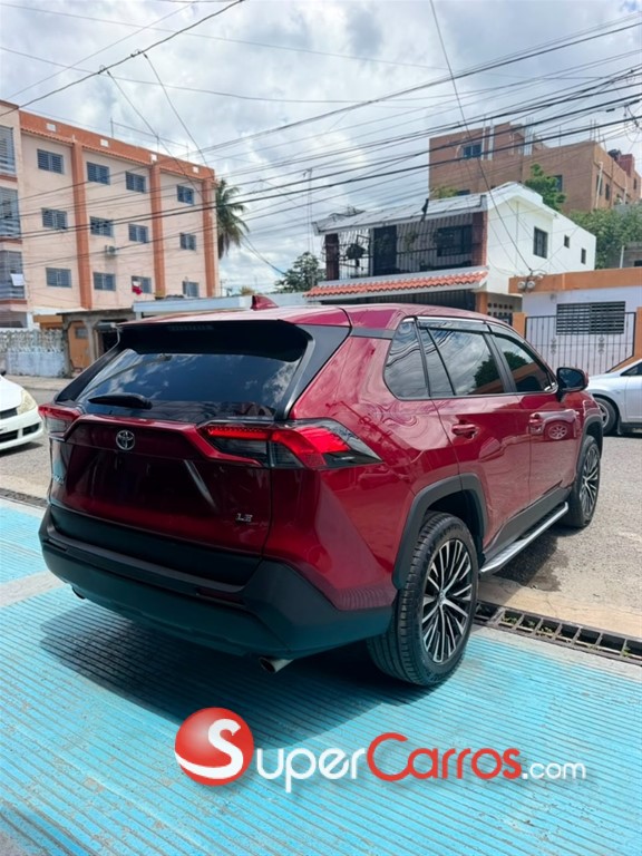 2025 Toyota RAV4 LE — foto 10 / 12