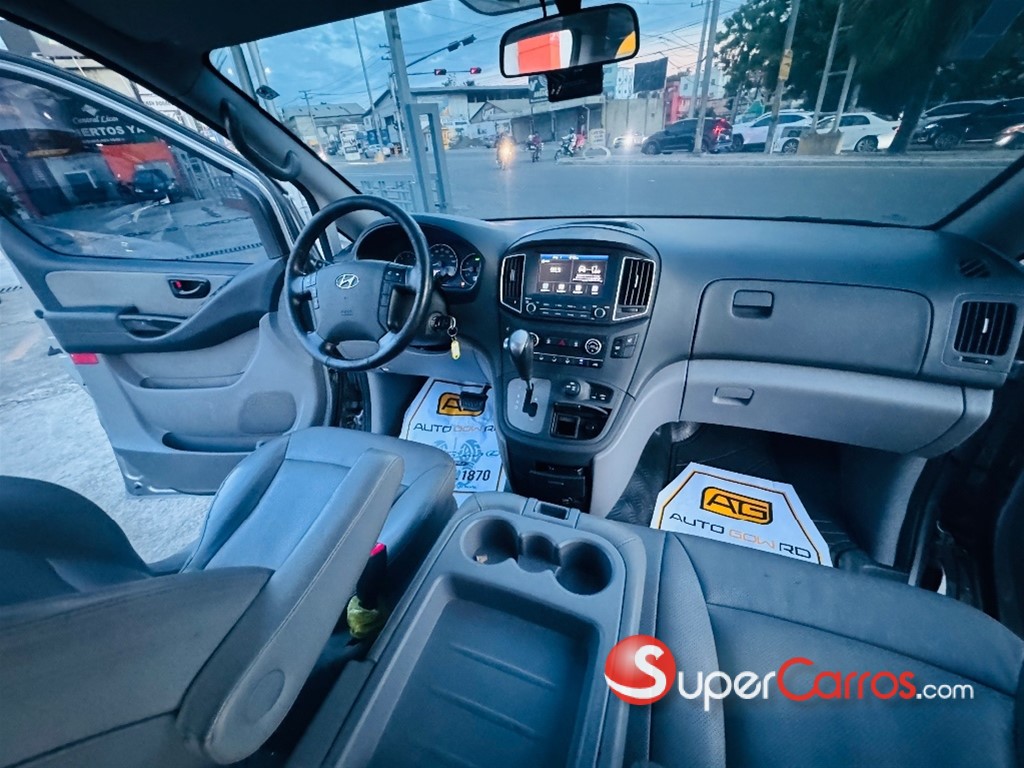 2021 Hyundai Grand Starex — foto 8 / 12