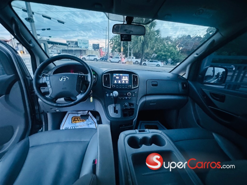 2021 Hyundai Grand Starex — foto 10 / 12