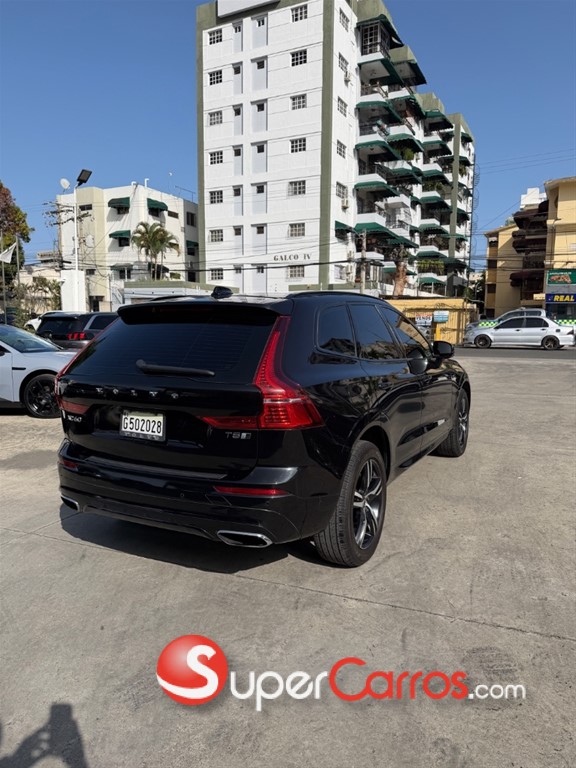 2020 Volvo XC60 T5 R Design — foto 5 / 8