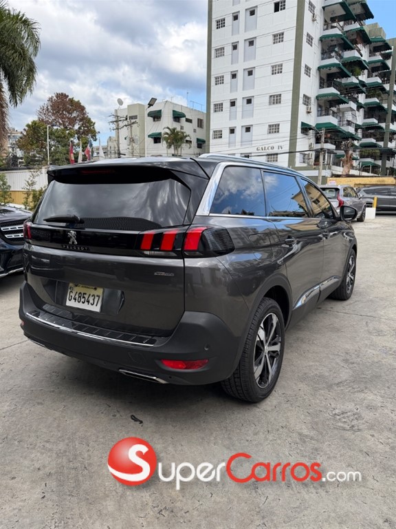 2020 Peugeot 5008 GT Line — foto 5 / 9