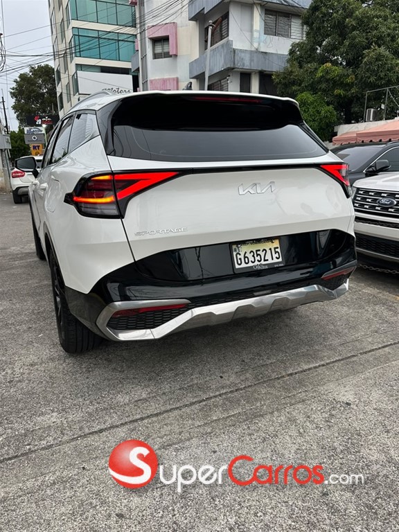 2023 Kia Sportage Luxury — foto 2 / 12