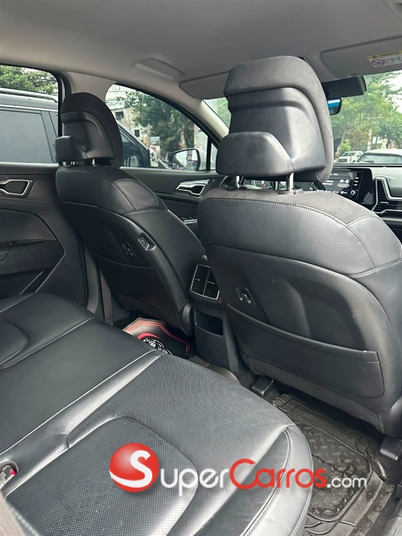 2023 Kia Sportage Luxury — foto 8 / 12