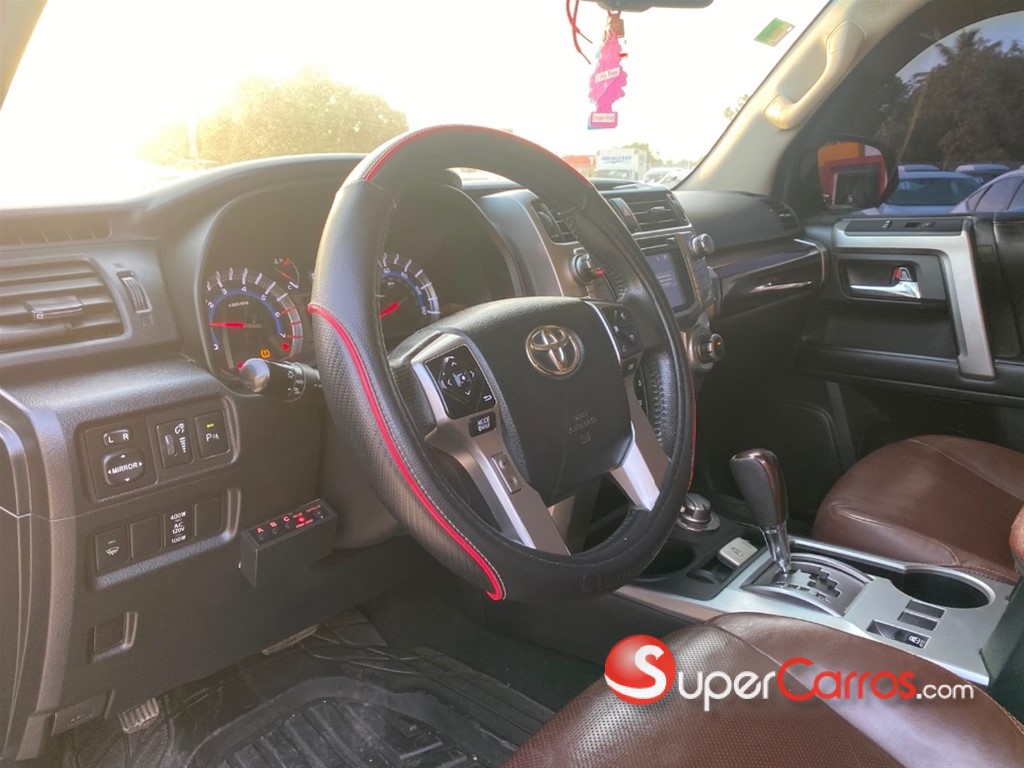 2018 Toyota 4 Runner Limited — foto 7 / 9