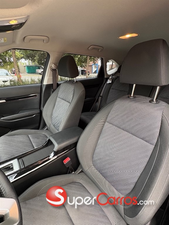 2025 Kia Seltos — foto 8 / 10