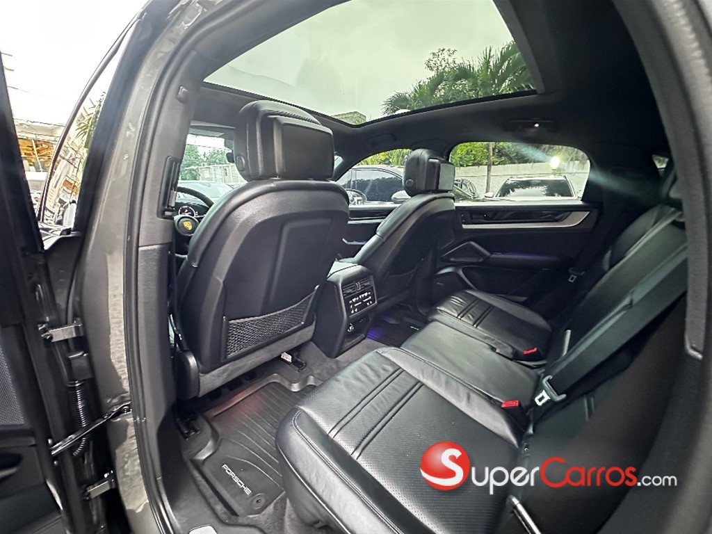 2024 Porsche Cayenne Coupe — foto 6 / 9