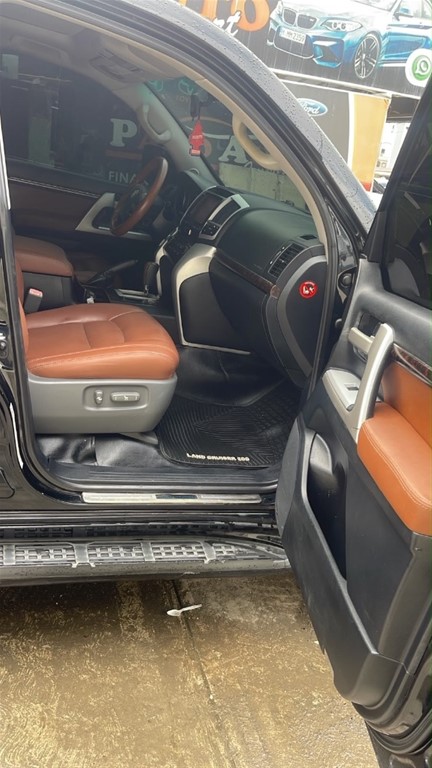 2011 Toyota Land Cruiser VX — foto 4 / 12