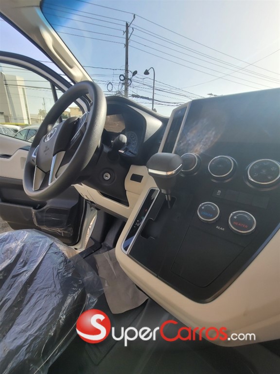 2027 Toyota Hiace — foto 4 / 4